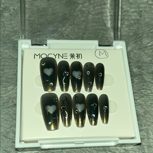 MOCYNE Black Ombre Heart Rhinestone Press-On Nails